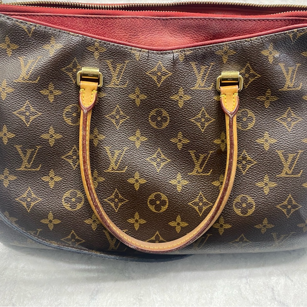 LOUIS VUITTON Pallas MM